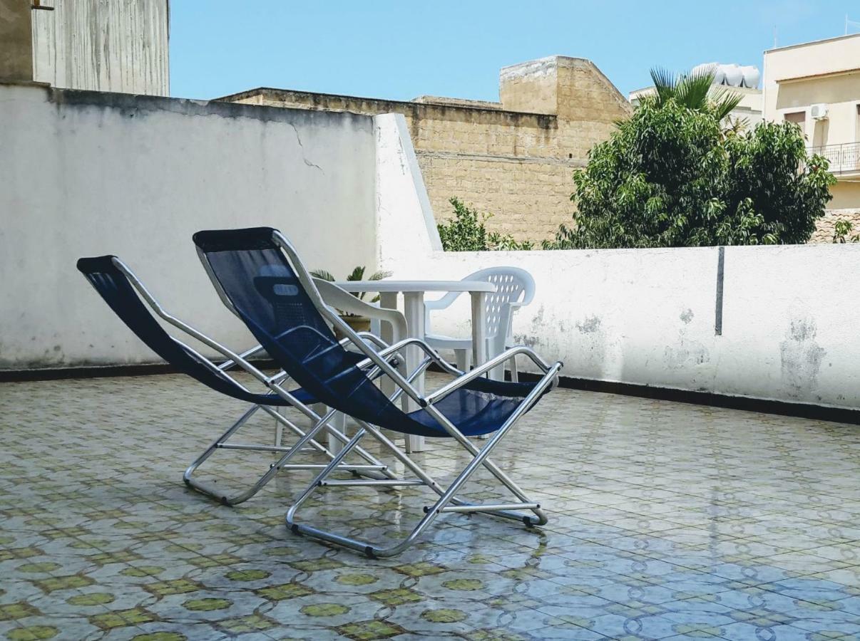 Una Terrazza nel Sole Appartamento di tre camere e terrazza Trapani Esterno foto